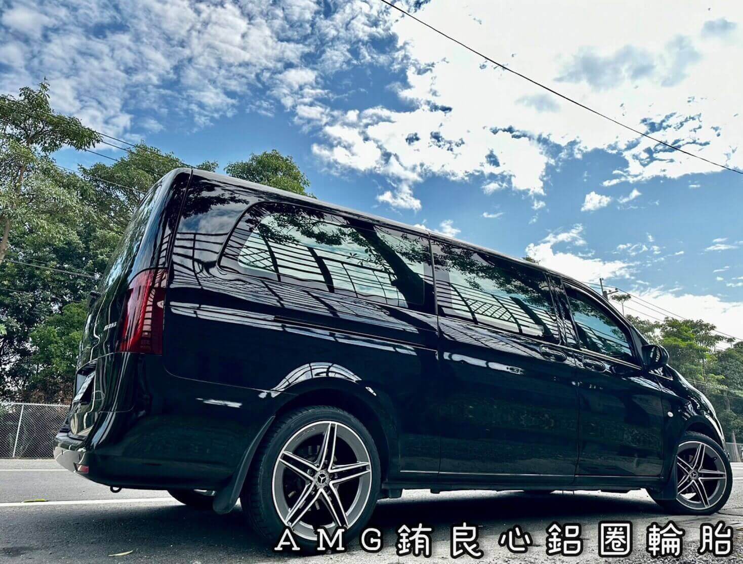 Benz V250D車主升級更換CLA45 AMG 19大框胎一套的第3張圖片