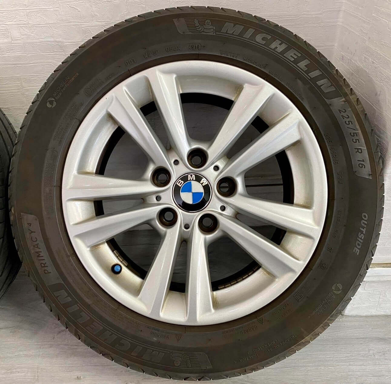 ✨BMW F30 原廠16吋中古福利框胎的第2張圖片