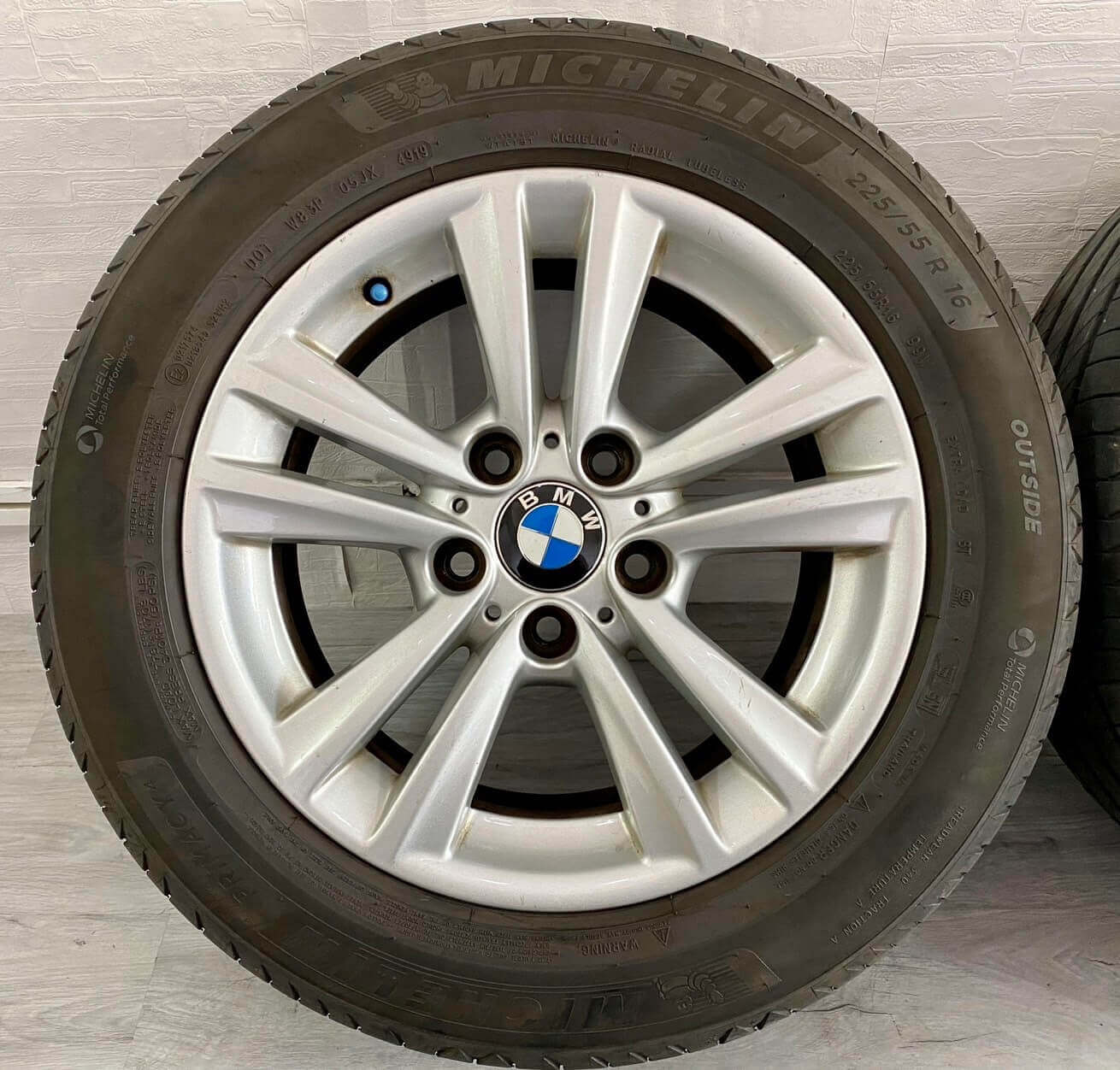 ✨BMW F30 原廠16吋中古福利框胎的第3張圖片