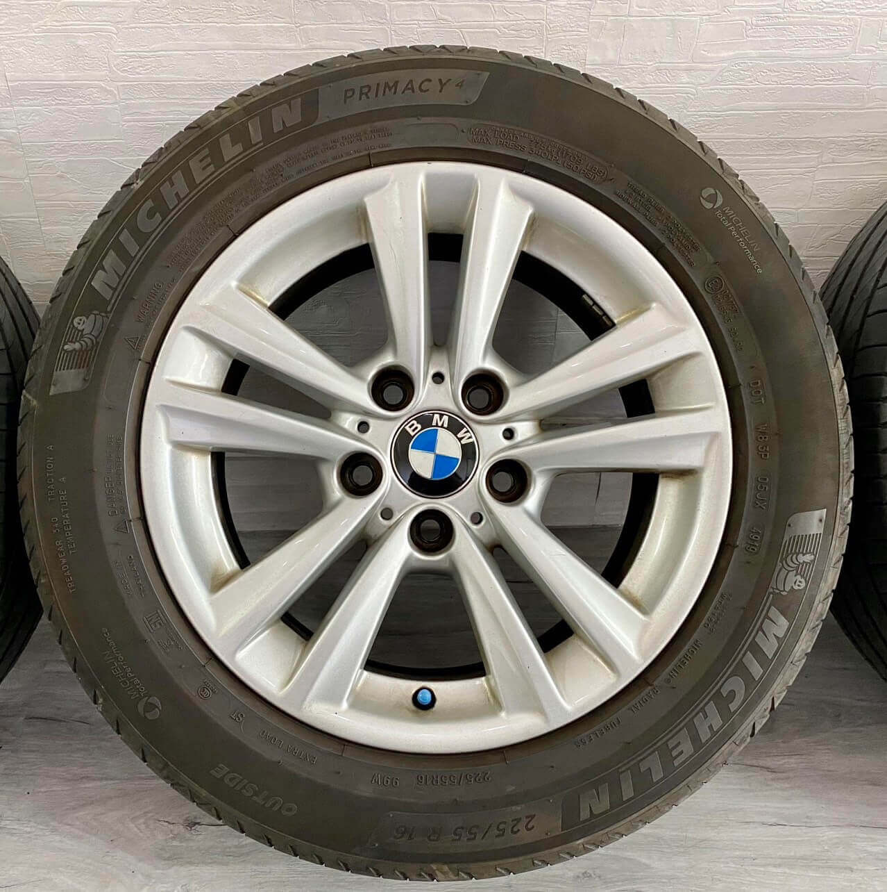 ✨BMW F30 原廠16吋中古福利框胎的第4張圖片