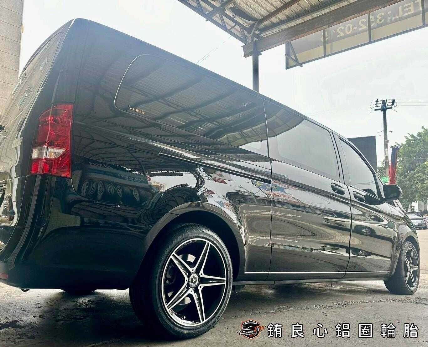 Benz Vito車主升級更換原廠夜色W205派大星18大框一套的第9張圖片