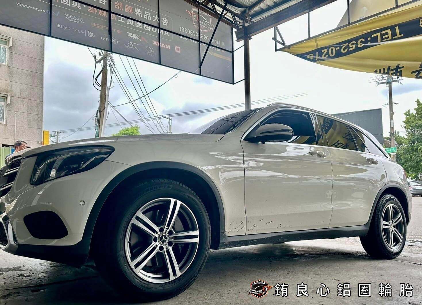 恭喜Benz GLC 220d車主升級更換GLC200原廠Amg18大框一套的第6張圖片