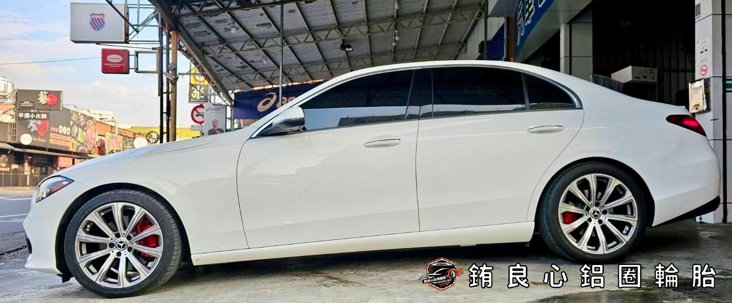 恭喜Mercedes-Benz  W206車主升級更換原廠AMG GLC X254灰車刀18大框一套的第3張圖片