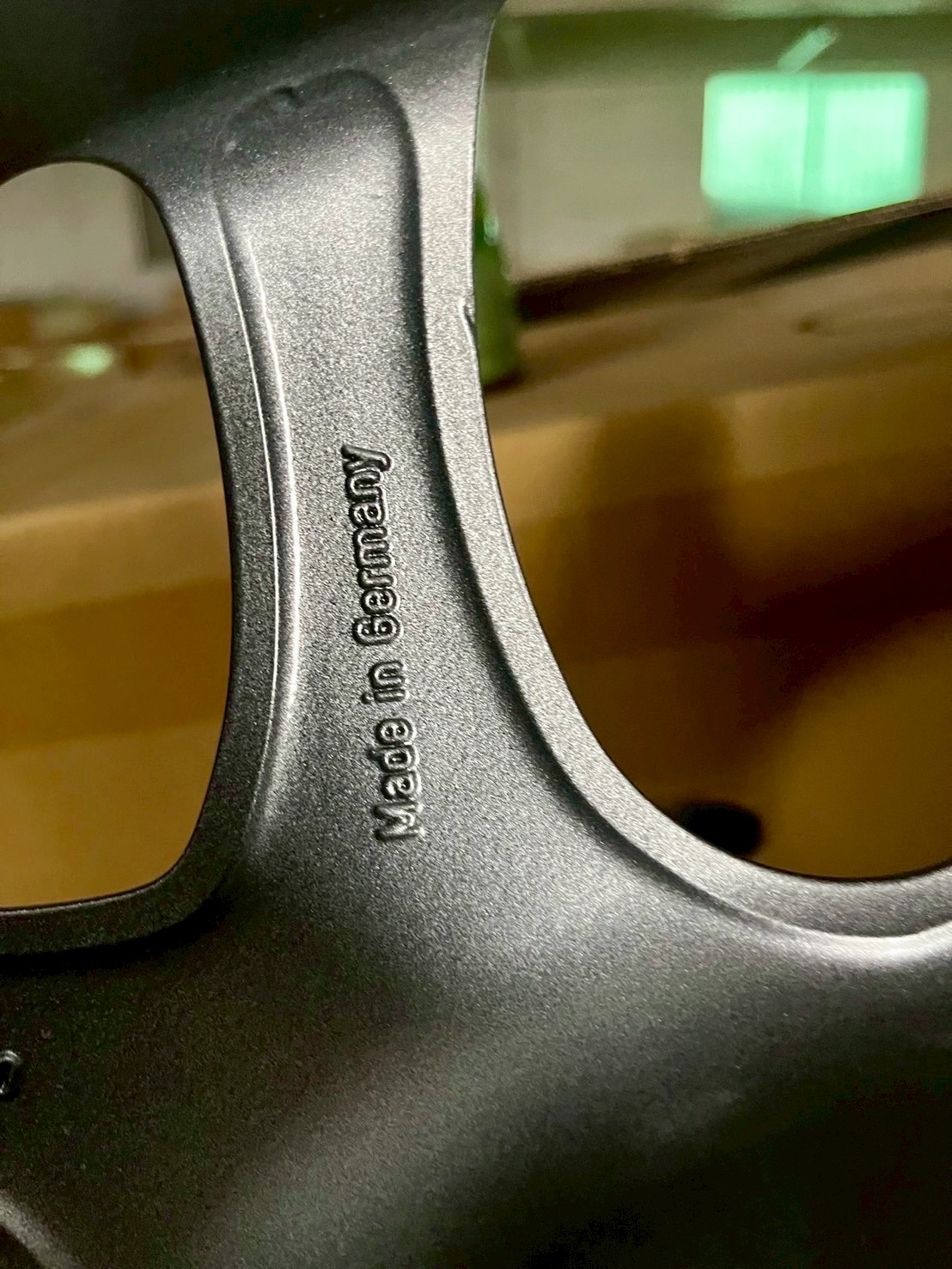 BENZ BRABUS原廠18福利框的第9張圖片